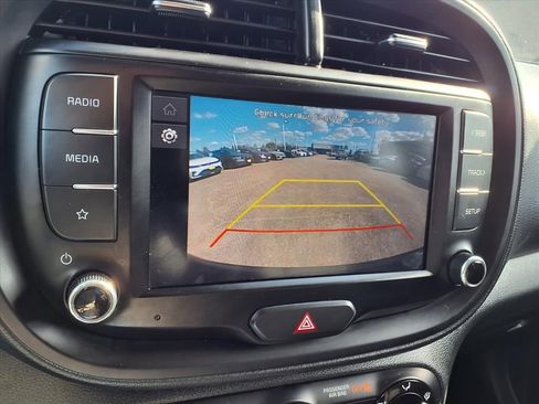 Used 2023 Kia Soul LX image 18