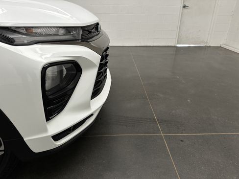 Used 2022 Chevrolet TrailBlazer RS w/ Technology Package AWD/4WD image 2