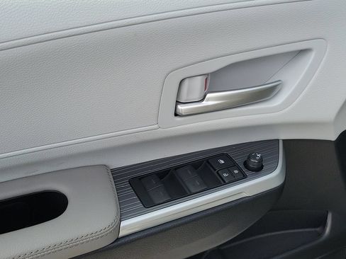 New 2026 Toyota Sienna XLE FWD image 21