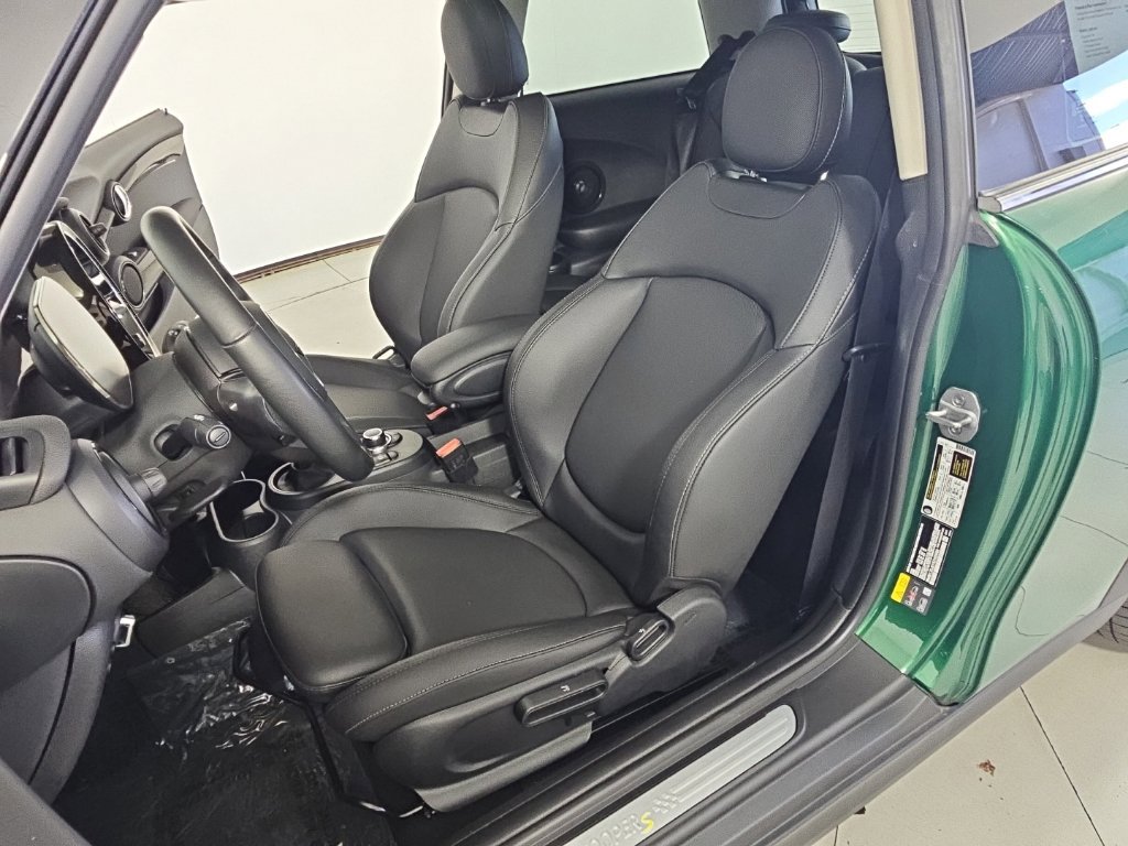 Used 2024 MINI Cooper SE FWD image 22