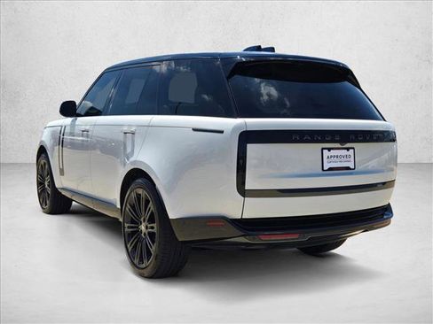 Used 2025 Land Rover Range Rover SE AWD/4WD image 8
