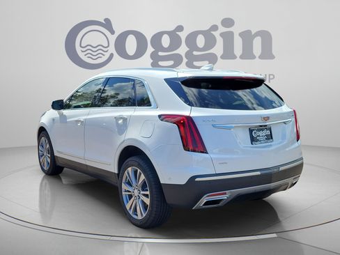 Used 2024 Cadillac XT5 Premium Luxury w/ Technology Package AWD/4WD image 3