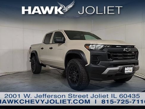 Used 2024 Chevrolet Colorado Trail Boss w/ Advanced Trailering Package AWD/4WD image 1