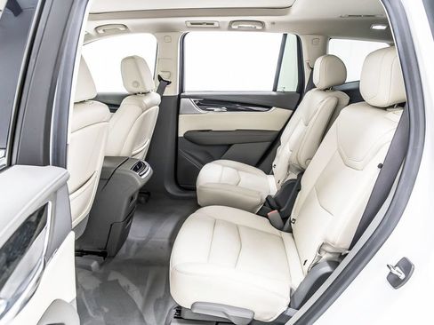 Used 2021 Cadillac XT6 Premium Luxury FWD image 29