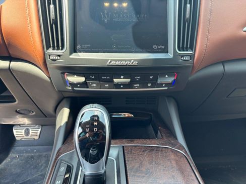 Used 2017 Maserati Levante S AWD/4WD image 12