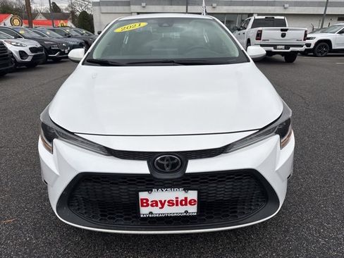 Used 2021 Toyota Corolla LE w/ Carpet Mat Package (TMS) image 17