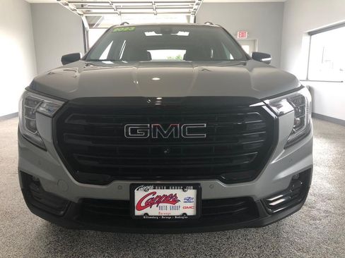 Used 2023 GMC Terrain SLT w/ Infotainment Package II AWD/4WD image 6