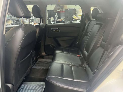 Used 2021 Nissan Rogue SL w/ Premium Package image 11