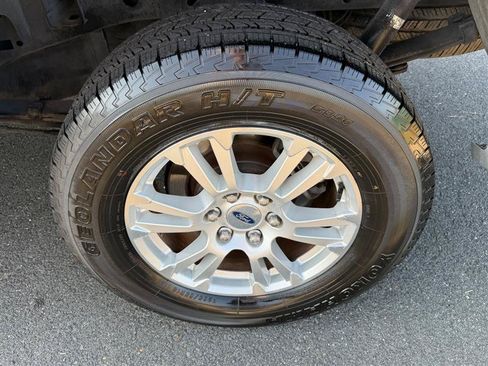 Used 2016 Ford F150 Lariat w/ Equipment Group 501A Mid AWD/4WD image 25
