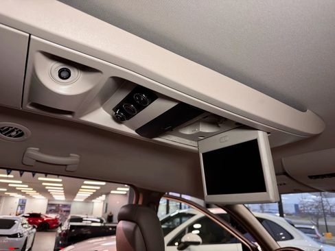 Used 2014 Chrysler Town & Country Touring-L w/ Driver Convenience Group image 20