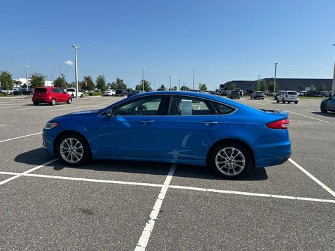 Used 2019 Ford Fusion Energi Titanium FWD image 11