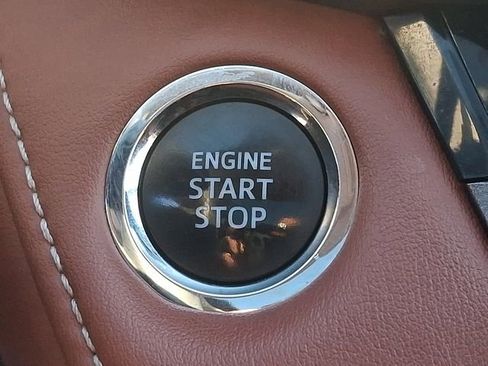 Used 2015 Toyota RAV4 Limited image 22