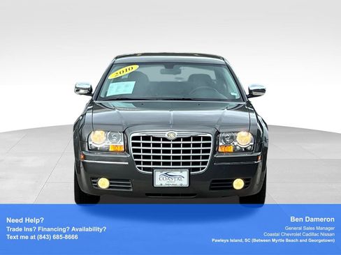 Used 2010 Chrysler 300 Touring RWD image 2