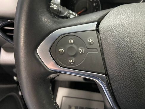 Used 2022 Chevrolet Traverse LT image 16