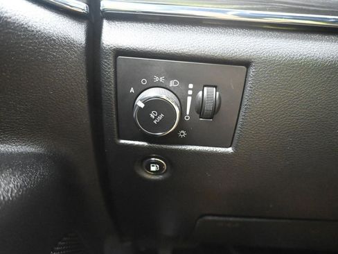 Used 2019 Jeep Grand Cherokee Limited w/ Luxury Group II image 19