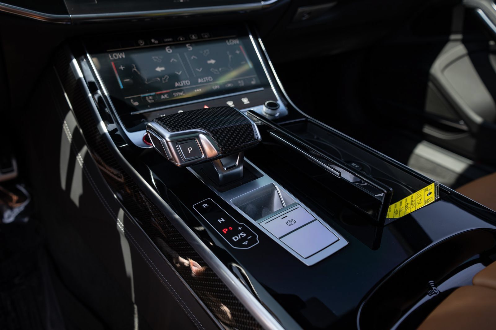 Used 2024 Audi S8 AWD/4WD image 65