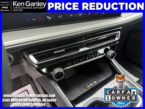 Used 2024 Chevrolet Traverse LT w/ Midnight/Sport Edition image 16