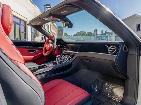 New 2024 Bentley Continental GT image 19