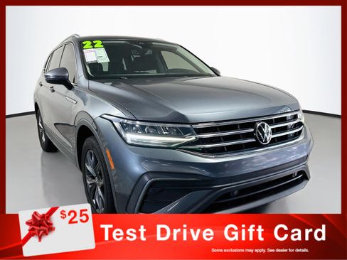 Used 2022 Volkswagen Tiguan SE FWD image 1