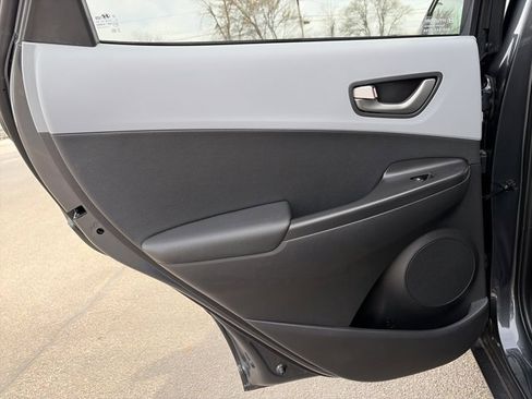 Used 2018 Hyundai Kona Limited image 11