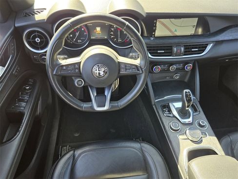 Used 2023 Alfa Romeo Stelvio Sprint image 12