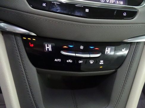 Used 2020 Cadillac XT5 Premium Luxury image 13