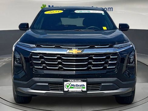 Used 2025 Chevrolet Equinox LT FWD image 2