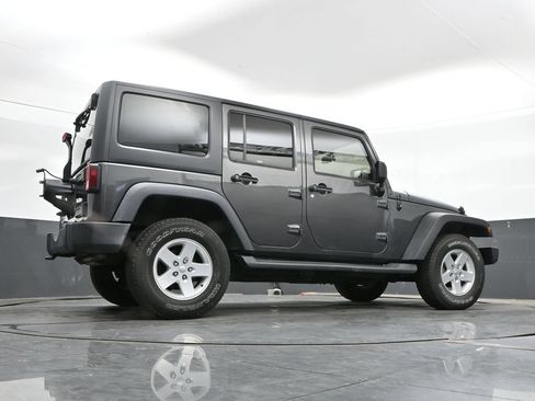 Used 2017 Jeep Wrangler Unlimited Sport w/ Quick Order Package 24S AWD/4WD image 32