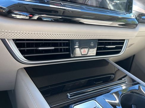 New 2026 Volkswagen Atlas SE FWD image 32