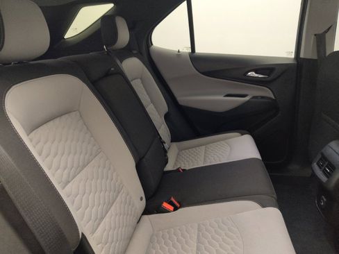 Used 2019 Chevrolet Equinox LS FWD image 19