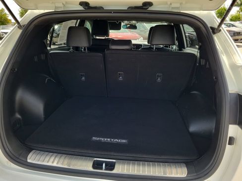 Used 2022 Kia Sportage Nightfall Edition FWD image 8