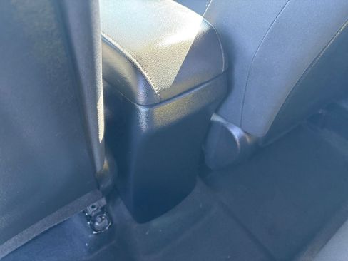 Used 2025 Kia Soul LX w/ LX Technology Package FWD image 19