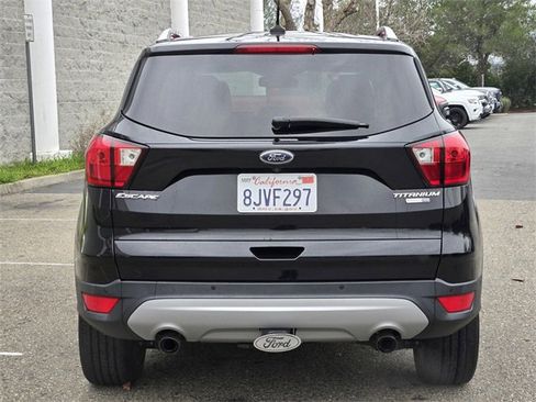 Used 2019 Ford Escape Titanium image 5