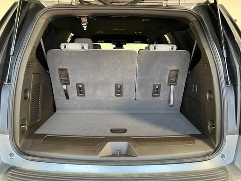 Used 2025 Chevrolet Tahoe LS RWD image 23