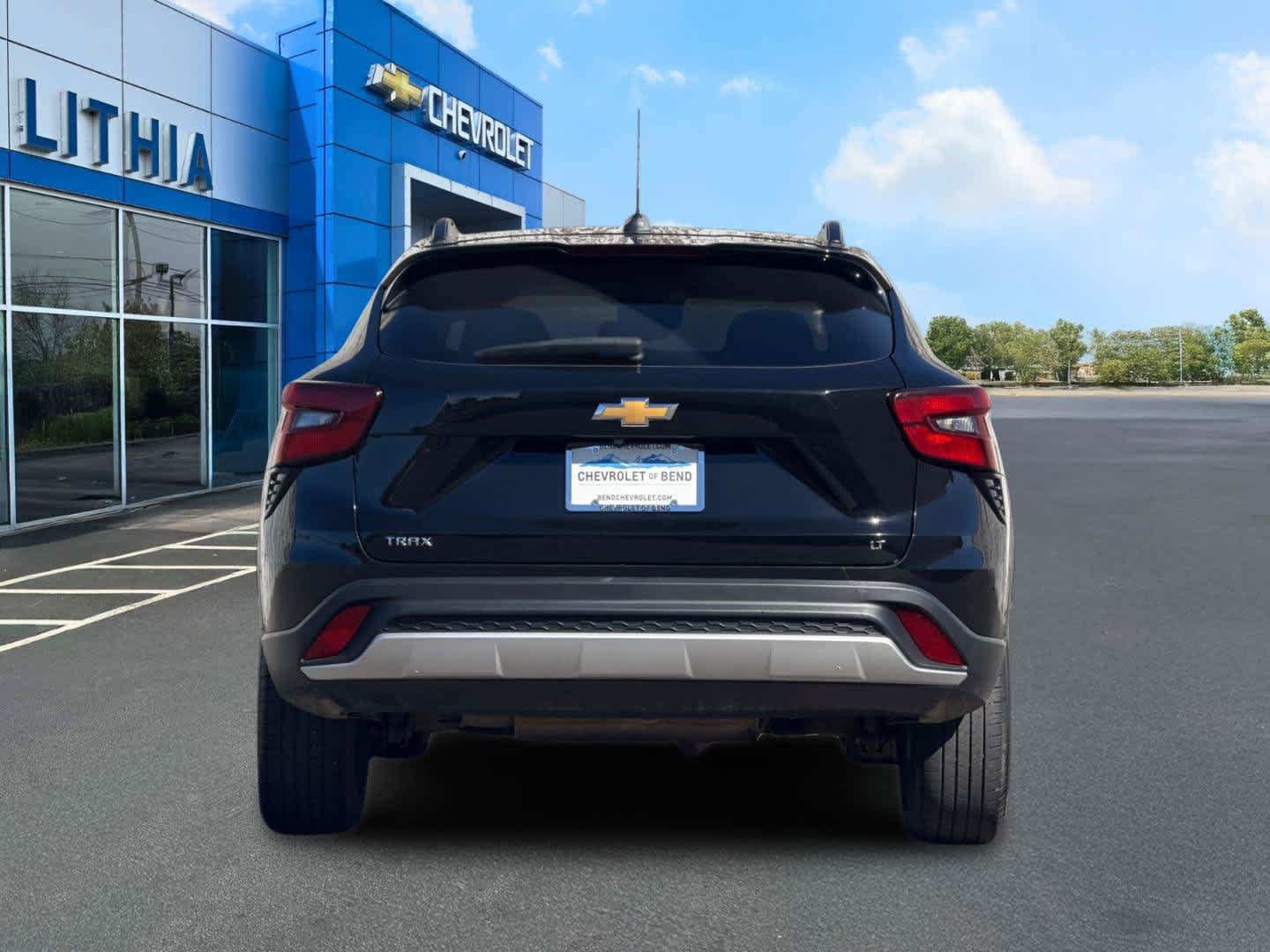 Used 2024 Chevrolet Trax LT w/ LT Convenience Package FWD image 7