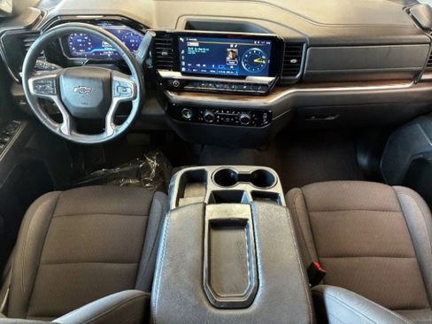 Used 2023 Chevrolet Silverado 1500 RST image 3