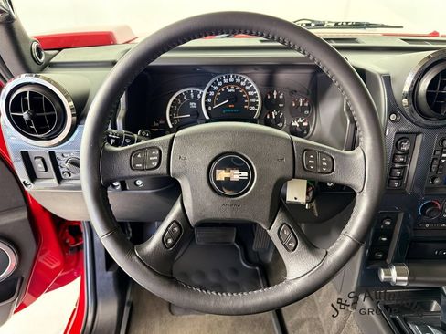 Used 2005 HUMMER H2 SUT w/ Preferred Equipment Group AWD/4WD image 12
