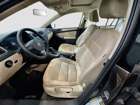 Used 2011 Volkswagen Jetta SE FWD image 21