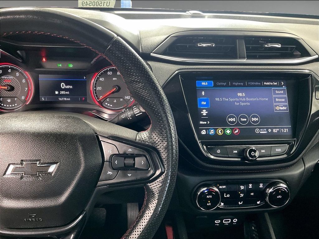 Used 2023 Chevrolet TrailBlazer RS w/ Technology Package FWD image 19