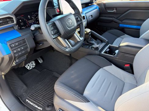 Used 2026 Toyota Tacoma TRD Sport w/ TRD Sport Upgrade Package AWD/4WD image 19