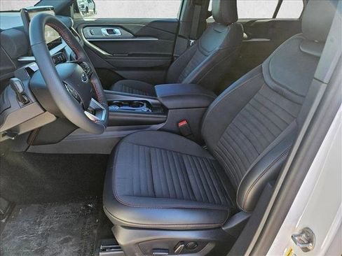 Certified 2025 Ford Explorer ST-Line RWD image 17