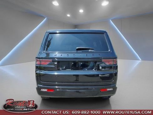 Certified 2024 Jeep Wagoneer Series II AWD/4WD image 5