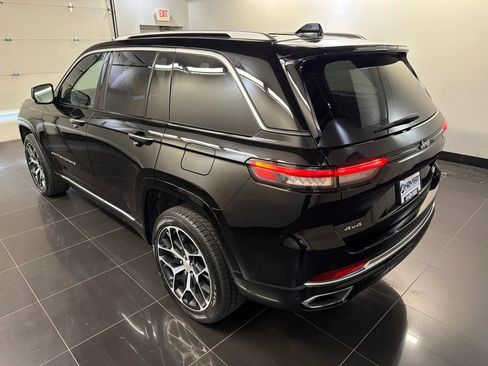 Used 2024 Jeep Grand Cherokee Summit AWD/4WD image 4