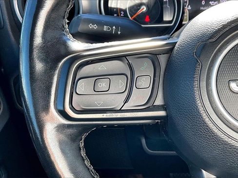 Used 2021 Jeep Gladiator Willys image 12