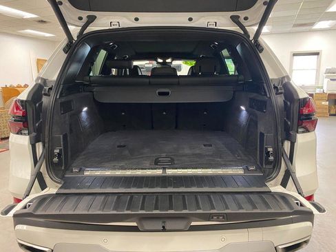 Used 2024 BMW X5 xDrive50e image 21