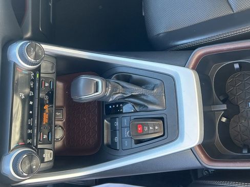 Used 2022 Toyota RAV4 Limited image 16