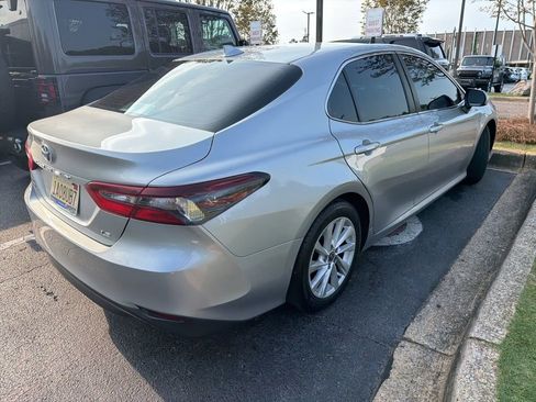 Used 2022 Toyota Camry LE FWD image 6