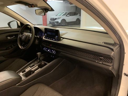 Used 2025 Honda Accord LX image 44