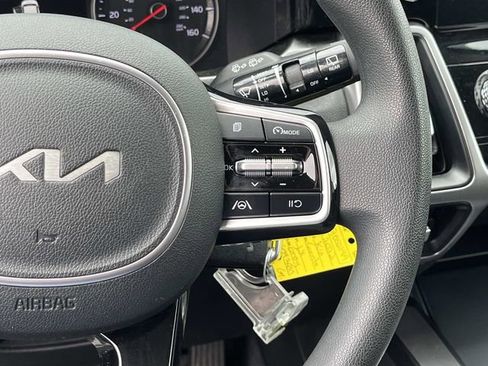 Used 2022 Kia Sorento LX FWD image 34