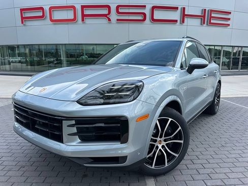 Used 2026 Porsche Cayenne E-Hybrid AWD/4WD image 1
